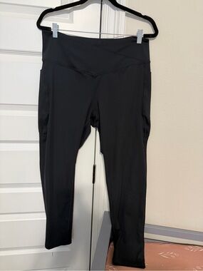 Black High-Waist Performance Leggings